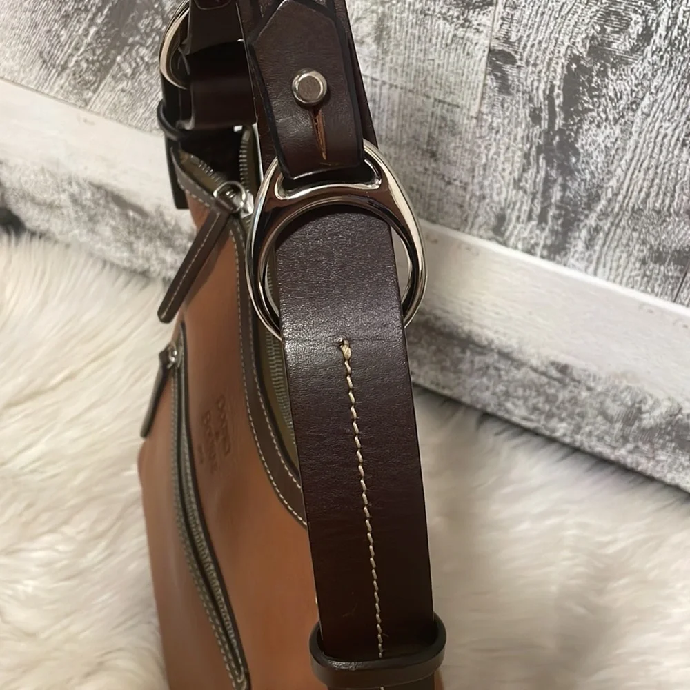 DOONEY & BOURKE 1975 Vintage Pebble Grain Hobo Bag